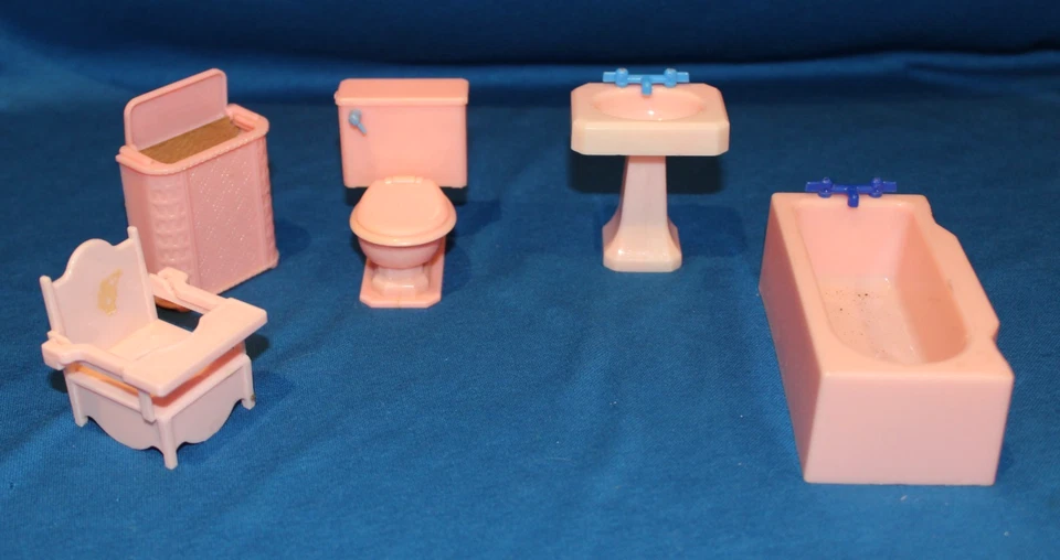 JUEGO BAÑO CASA MUÑECAS RENWAL - 5 PIEZAS - TODO EXCELENTE ESTADO - AÑOS 50 Foto 1 de 2