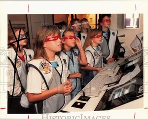 1993 Pressefoto Studenten am Challenger Learning Center am George Observatory, - Bild 1 von 2