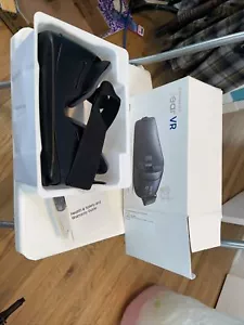 Samsung Gear VR 2 Oculus Virtual Reality Headset (17) - Picture 1 of 10