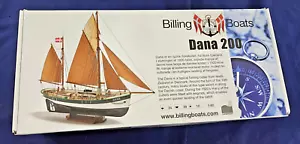 Billing Boats 200 Dana Angeln Segelboot Bausatz 1/60 Neu in OVP - Bild 1 von 15