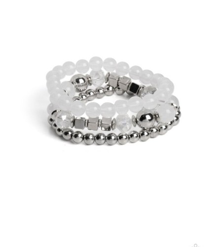 VETEMENTS Paparazzi: CUBE Your Enthusiasm Bracciale Bianco Accessori Paparazzi