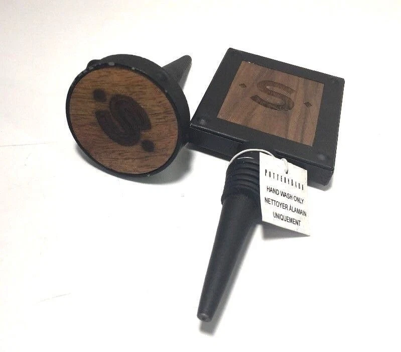 Juego de tapones para botellas de vino Pottery Barn Blacksmith/2 monogramas S Foto 1 de 4