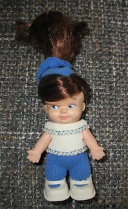 VINTAGE UNEEDA PEEWEE POCKET DOLL w/ORIGINAL OUTFIT & WHITE SHOES - Picture 1 of 2