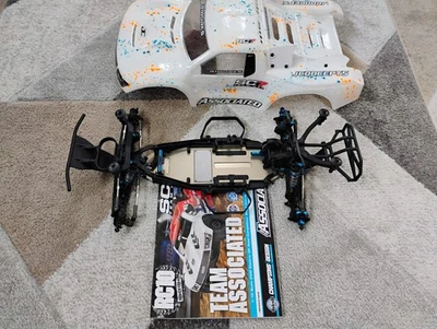 Associated SC7 1/10 Off Road 2WD Short Course Truck Team Kit 70010 Built - Image 1 of 4