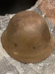 Antiguo casco de hierro de defensa del ejército japonés de la Segunda Guerra Mundial artículo emitido por militares ANTIGUO - Imagen 1 de 4