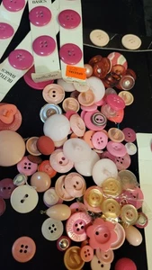 Buttons - Assorted Pink Buttons - Small sizes - Picture 1 of 1