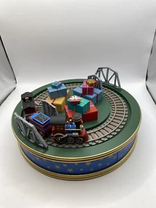 Hallmark Keepsake Ornament Holiday Express 1993 tren móvil miniatura base de árbol - Imagen 1 de 8