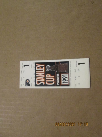 NHL Philadelphia Flyers Vintage 1991 Stanley Cup Playoffs Game 1 Full Ticket Cover