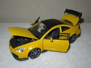 2003 HONDA ACCORD 1:18 MOTORMAX YELLOW OPENING HOOD, DOORS AND TRUNK - Picture 1 of 11