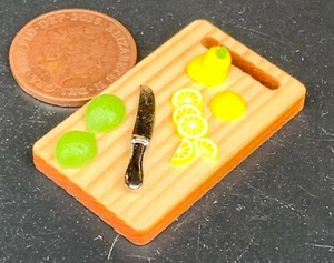 Tavolo di legno per preparazione bar con frutta a fette Tumdee bambole in scala 1:12 casa L - Foto 1 di 2