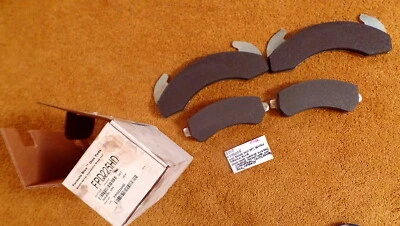 盘式制动垫套装 Bluebird/Chev/GMC/Freightliner/Intl/Izuzu/KW/Mack/PB FPD225 — 第 1/3 张图片