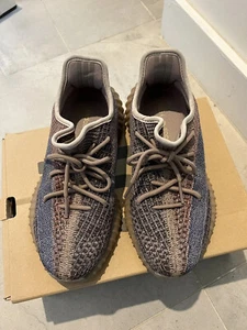 Size 7 - adidas Yeezy Boost 350 V2 Fade - Picture 1 of 9