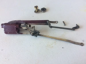 HORNBY DUBLO DUCHESS LEFT HAND MAROON VALVE GEAR PISTON BLOCK EDL12 THIN SHAFT - Picture 1 of 2