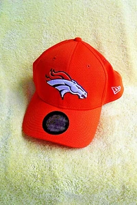 NEW/w/TAG! DENVER BRONCOS 39/THIRTY NEW ERA LG.-XL ORANGE SIDELINE FITTED CAP! - Picture 1 of 12
