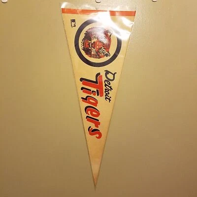 DETROIT TIGERS VINTAGE MLB FELT PENNANT BASEBALL 12X30 - Image 1 of 4