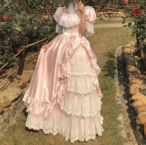 Vestidos de graduación victorianos rosas cuello en O apliques de satén vestidos de noche con volantes en capas - Imagen 1 de 11