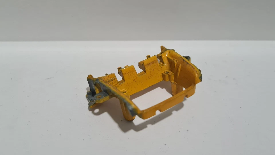 Scocca  Ricambi Scala 1:25 Modellino Politoys Mini Cooper Gialla 1/25 - Immagine 1 di 1