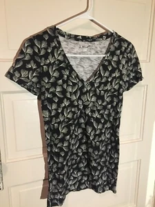 Merona Target Black and White floral print tee, size XS - Picture 1 of 4