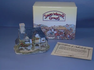 DAVID WINTER COTTAGE HOGS HEAD BEER HOUSE Heart Of England Collection Box & COA - Bild 1 von 6