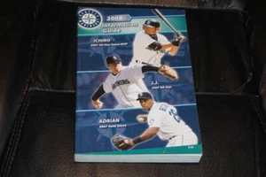 2008 SEATTLE MARINERS BASEBALL MEDIA GUIDE  ICHIRO COVER NR MINT - Picture 1 of 1