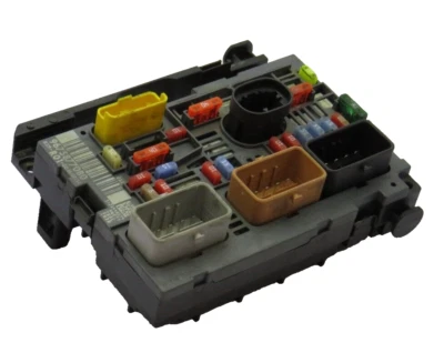 ⭐ Sicherungskasten PEUGEOT / CITROEN 9664705880 BSMR0100 BSM-R01-00 ⭐ - Bild 1 von 4