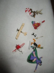 MINI FIGUREN ORNAMENT verschiedene Lot WB Warner Bros Flugzeug DC Comics - Bild 1 von 2