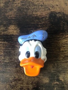 Vintage 1997 ceramic Donald Duck Christmas ornament - Picture 1 of 3