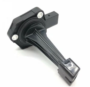 21590-2A100 Engine Oil Level Sensor For Hyundai i40 i35 Santa FE IX35 IX55 - Picture 1 of 5