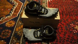 Vibram FiveFingers V-Trek Größe 9-9,5 Damenschuhe schwarz/grau/zitronelle 19W7402 - Bild 1 von 10