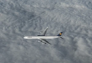 Lufthansa Airbus A340-642, D-AIHF - IN FLIGHT - NFT - Bild 1 von 1