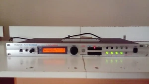 Roland XV5050 rackmount synth midi module - Picture 1 of 10