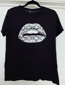New Look Black Metallic Silver Faux Snake Lips Print T-Shirt Size 12 - Picture 1 of 4