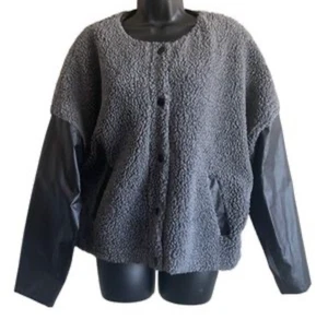 Elizabeth and James Jacke Damen Medium Collegiate Streetwear Bomber Grau Schwarz - Bild 1 von 9