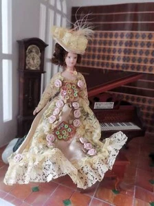 Casa delle bambole scala 1/12 miniatura principessa reale vittoriana bambole in ceramica giocattolo ragazza - Foto 1 di 2
