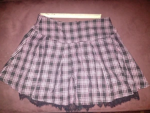 Hot topic pink and black plaid skirt with lace underlayer and ribbons Large - Picture 1 of 6