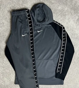 Nike Repeat Logo Tape Tracksuit, Kids Size XL Age 13-15yrs ExcellentCond RRP£120 - Picture 1 of 17