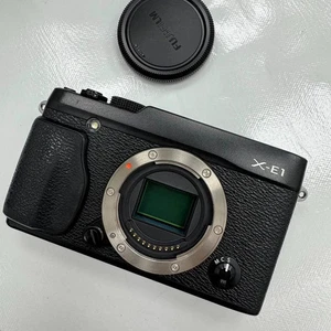 Fujifilm X-E1 16MP Mirrorless Digital Camera Body Black - Picture 1 of 6