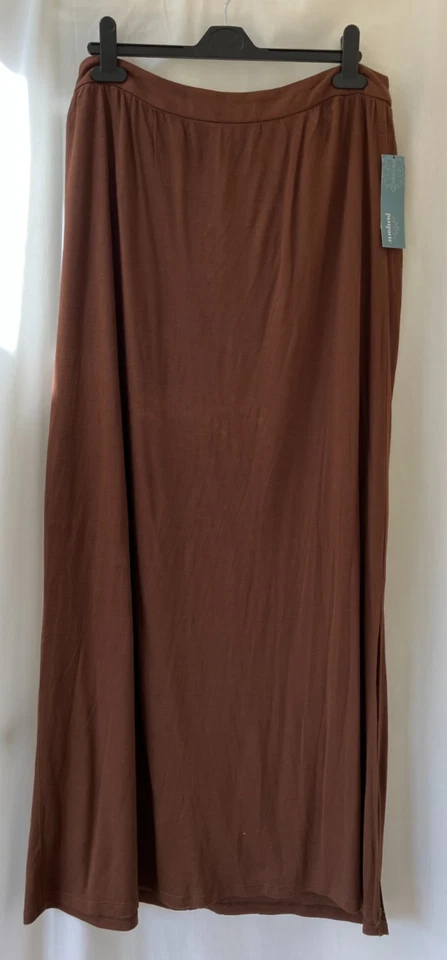 Passports Maxi Skirt  - Size Large (12/14 USA / 34 in waist )       BNWT - Image 1 of 1