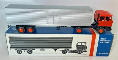 Lion Car 1/50th Scale No. 59 DAF 2800 Tractor Trailer Euro Trailer - Image 1 of 4