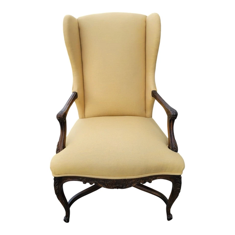 Silla French Country con respaldo alado - Nogal tallado a mano, recién tapizado, elegante. Foto 1 de 4