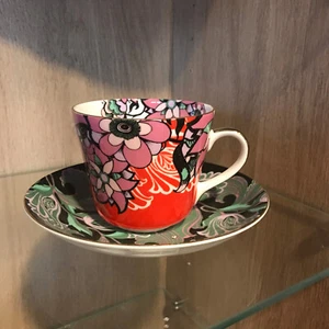 T2 cup and saucer set red pink green floral LIKE NEW - Picture 1 of 5