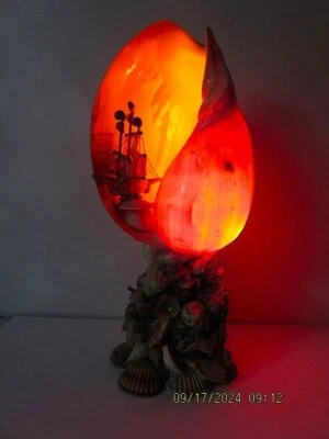 Lampe coquillage Vintage " souvenirs bord de mer " - Photo 1/4