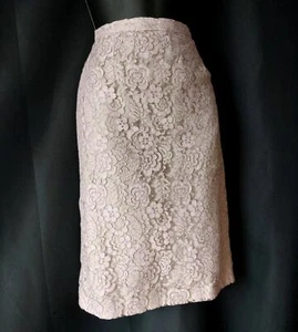 BEAUTIFUL LILAC LACE Vintage 1950s Fitted PENCIL SKIRT - 28 inch waist - Picture 1 of 5