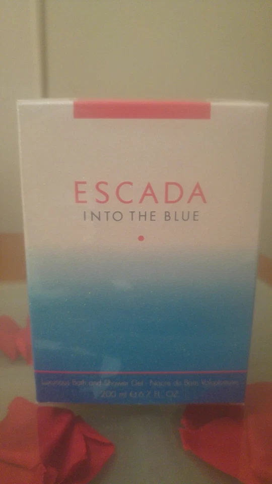 ESCADA INTO THE BLUE LUXURIOUS BATH AND SHOWER GEL 200 ml. - Immagine 1 di 1