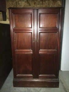 UPRIGHT MID-CENTURY TV CABINET - Picture 1 of 9