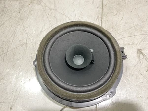 ALTAVOZ PUERTA TRASERO DERECHO O IZQUIERDO FORD KUGA MK2 2019 AA6T-18808-CA/2012-19 - Imagen 1 de 4