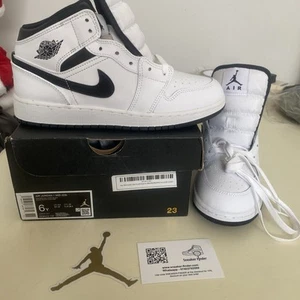 Nike Air Jordan 1 Mid GS White / Black Uk5.5 Brand New✅ DQ8423-132 - Picture 1 of 7