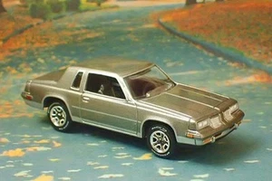 5th Gen 1978-1988 Oldsmobile Cutlass Supreme Luxury Sport Coupe 1/64 Scale LE M - Picture 1 of 5