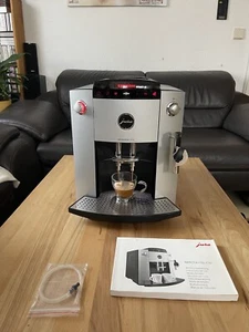 Jura Kaffeevollautomat F70 mit Profi Auto Cappuccinatore - Bild 1 von 10