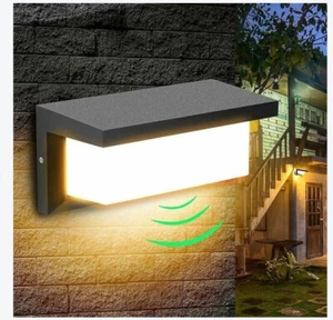 Applique lampada da esterno parete led con sensore di movimento impermeabile 18W - Foto 1 di 6